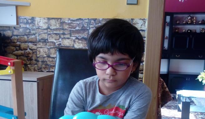 Aby autistka Violetka dokázala "mluvit" se světem